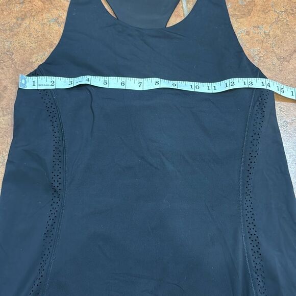 Lululemon Women’s Hit It Black Tank Top With build in bra size 8 - Picture 9 of 12